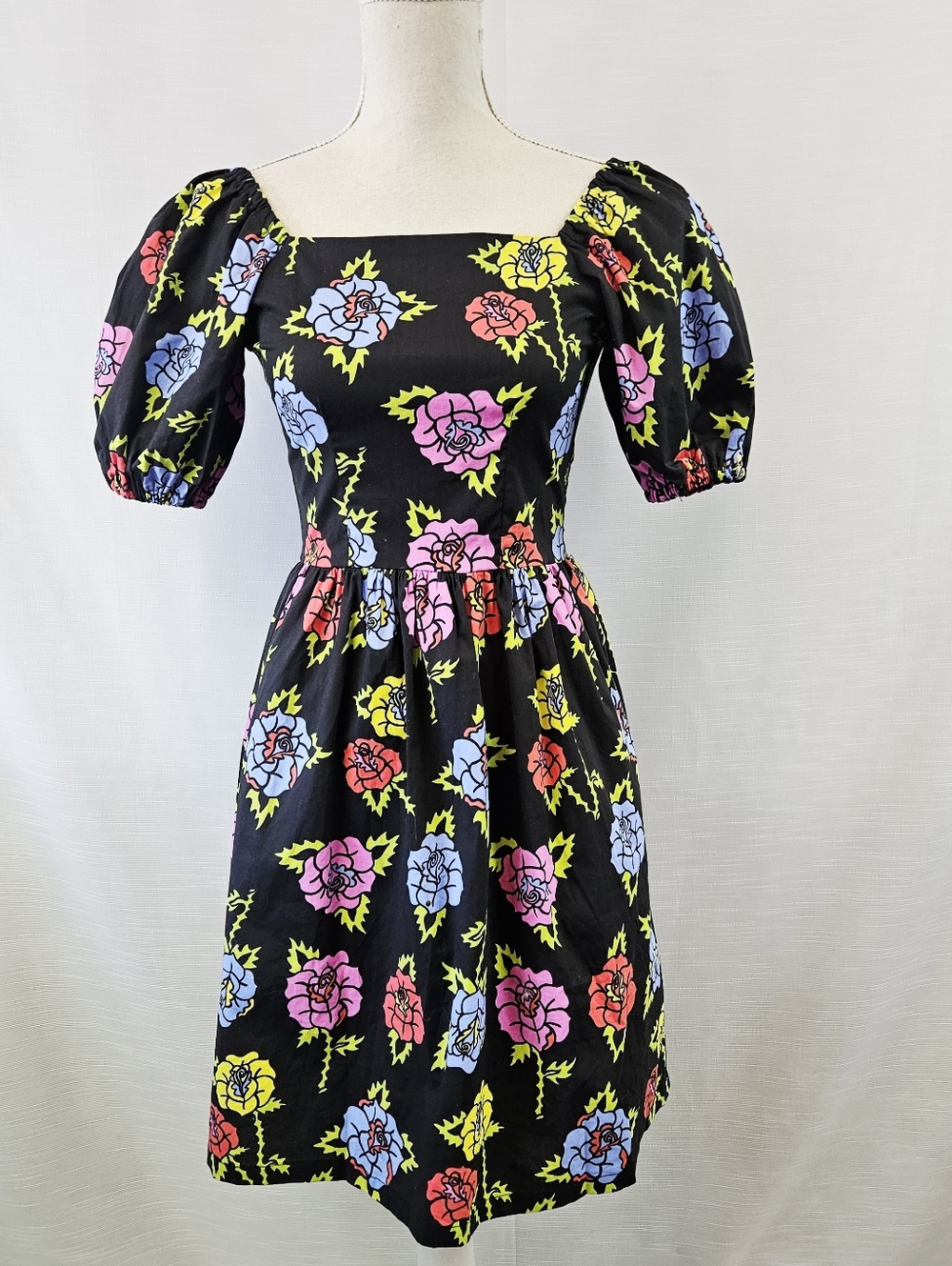 Nooworks Colorful Roses Black Puff Sleeve Dress size X-small